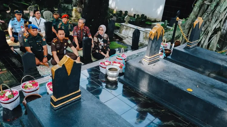 Wawali Astrid Widayani Pimpin Ziarah Hari Jadi Kota Solo