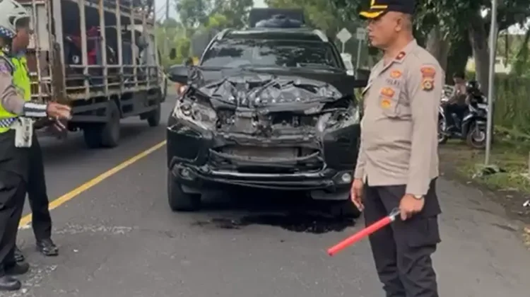 Tabrakan Beruntun Libatkan Dua Truk di Mendoyo