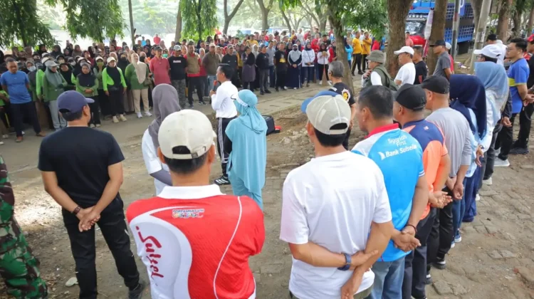 Andi Asman Sulaiman Sukseskan Gerakan ASRI di Bone