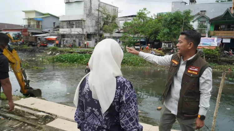 Wali Kota Turun Langsung, Sungai Guring Dikeruk Tembus Pekapuran