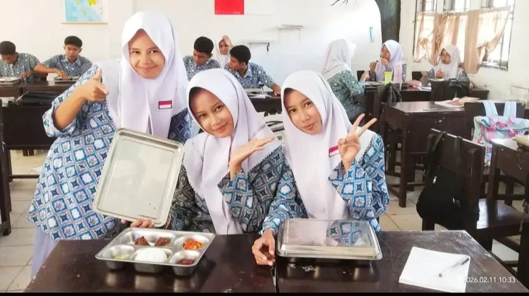 SPPG Polres Pasbar Salurkan MBG untuk 5 Ribu Lebih Penerima Manfaat