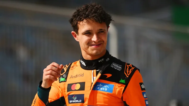 Norris Puas Progres MCL40 di Tes Pramusim Bahrain