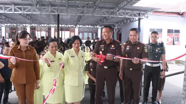 Rumajar Hadiri Peresmian Aula Semangat Adhyaksa Kejari Tomohon