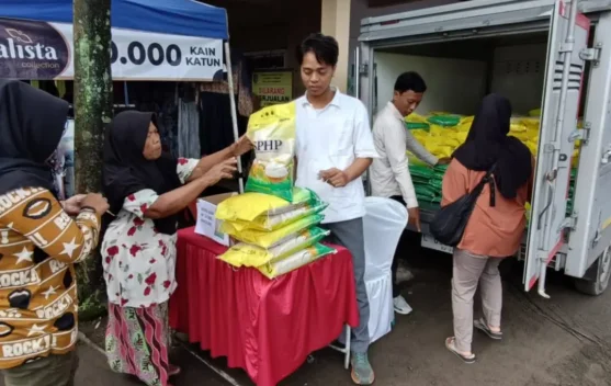 Bulog Kediri Gelar Pangan Murah Sambut Hari Besar Kegamaan