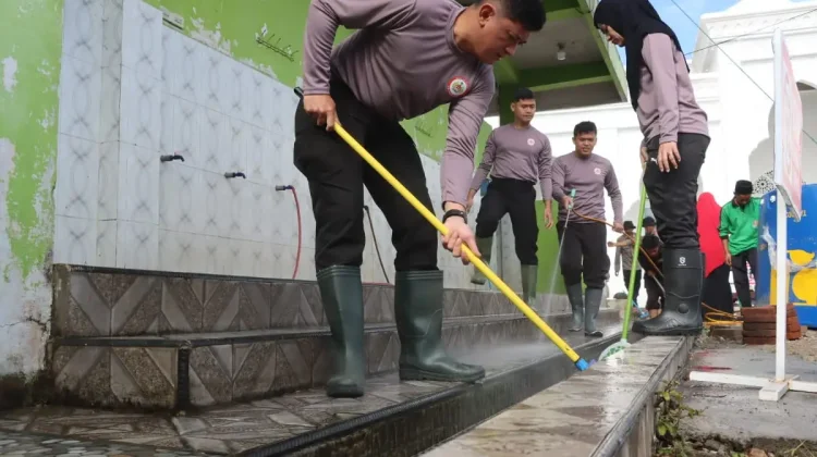Mahasiswa STIK-PTIK Bakti Sosial di Masjid Al Muttaqin  Bale Atu