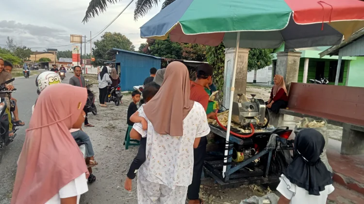 Pedagang Es Tebu di Singkil Panen Berkah Ramadan