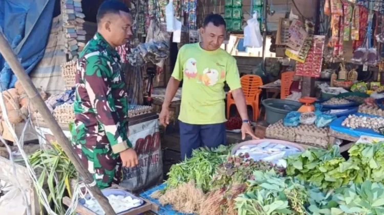 Prajurit TNI di Subulussalam Pantau Harga Sembako Selama Ramadan