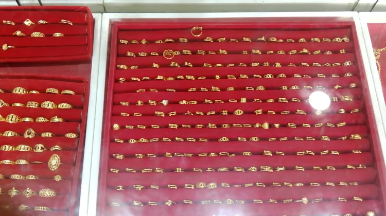 Harga Emas di Aceh Singkil Kembali Naik, Warga Pilih Jual
