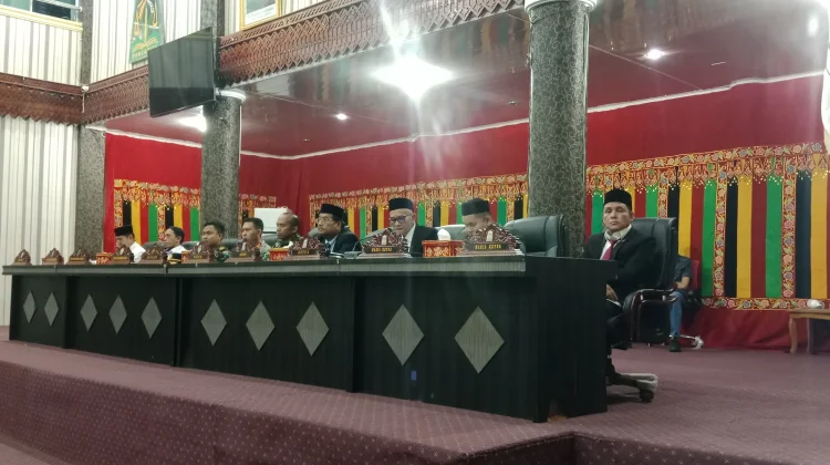 Rapat Paripurna Diwarnai Interpelasi, Bupati Singkil Dicecar Pertanyaan