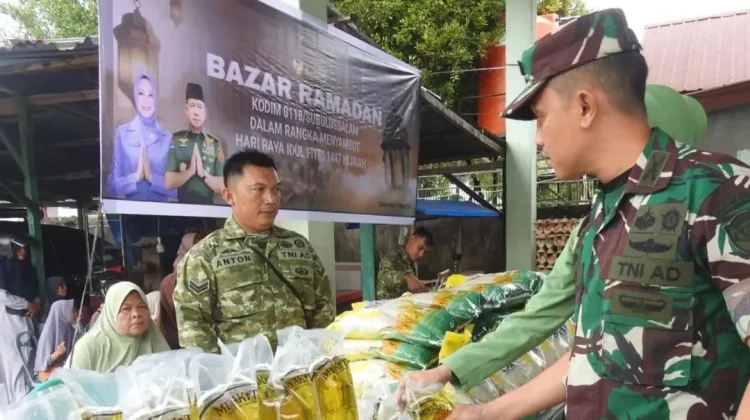 TNI Rangkul Masyarakat Subulussalam lewat Program Bazar Ramadan