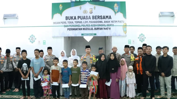 Peringati Nuzul Qur'an, Polres Aceh Singkil Bukber dan Santuni Anak Yatim Piatu