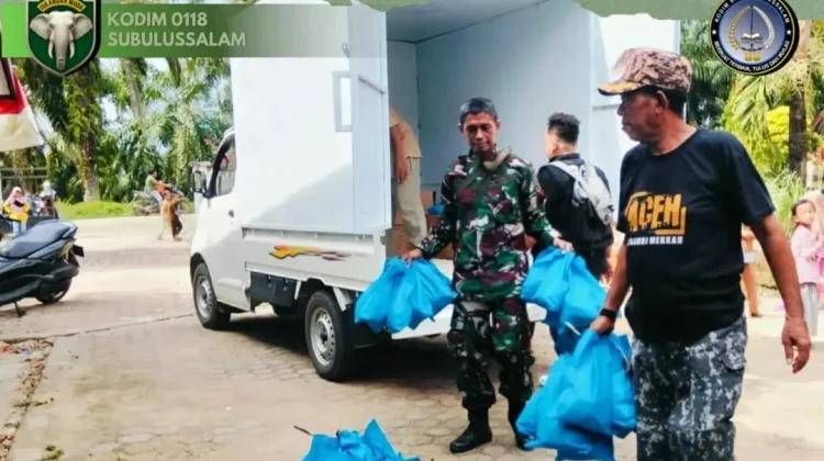 Babinsa di Subulussakam Kawal Distribusi Makanan Bergizi Gratis