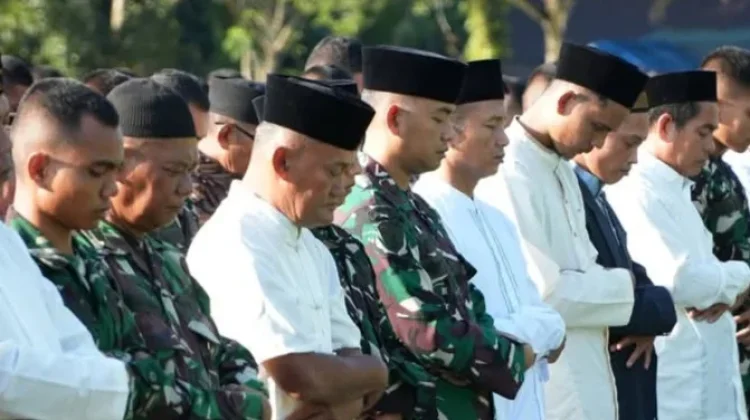 Salat Ied Bersama Prajurit, Dandim Singkil: Momentum Perkuat Silaturahmi