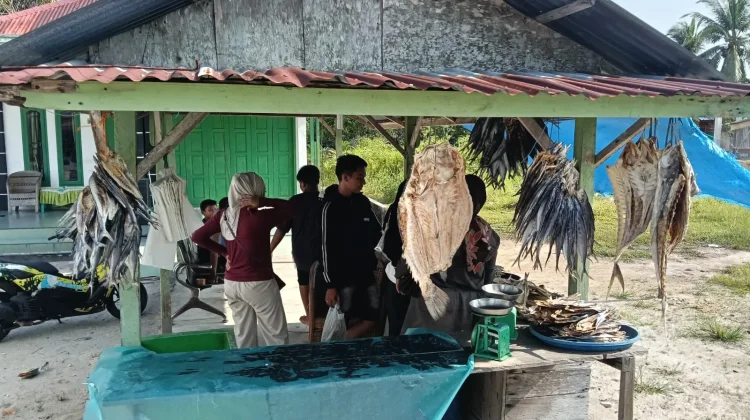 Penjualan Ikan Asin di Aceh Singkil Merosot Drastis