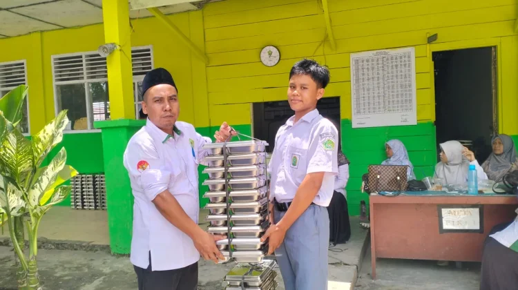 Penyaluran MBG MAN 1 Subulussalam Jangkau 265 Siswa