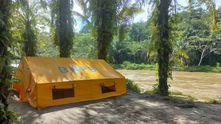 Relawan Pinjam Perahu Basarnas Sumut, Cari Korban Mobil Terjun ke Jurang Lae Kombih