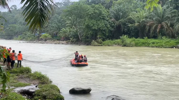 Cari Pasutri Hilang Petugas Pasang Jaring Raksasa Sikelang