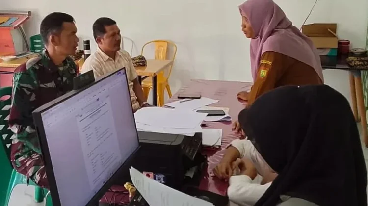 Demi Program Tepat Sasaran, TNI Kawal Administrasi Desa di Subulussalam