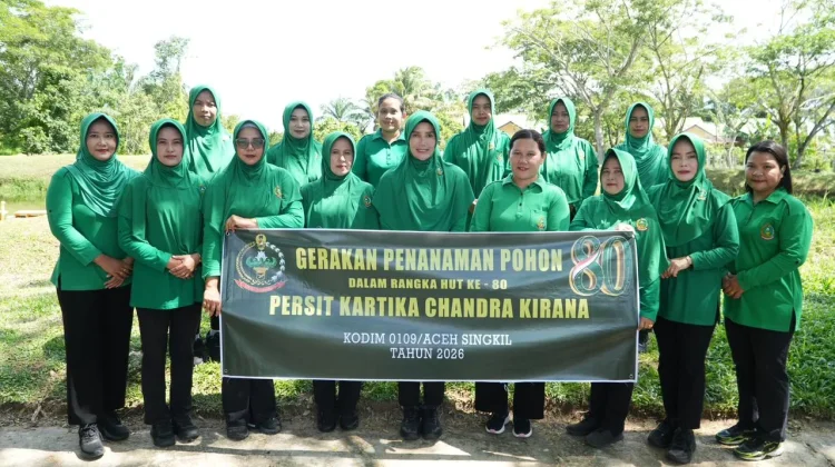 Ibu-ibu Persit Singkil Gelar Aksi Tanam Pohon