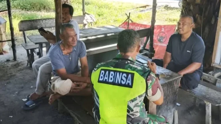 Babinsa Dorong Kesadaran Warga, Tingkatkan Kebersihan Lingkungan