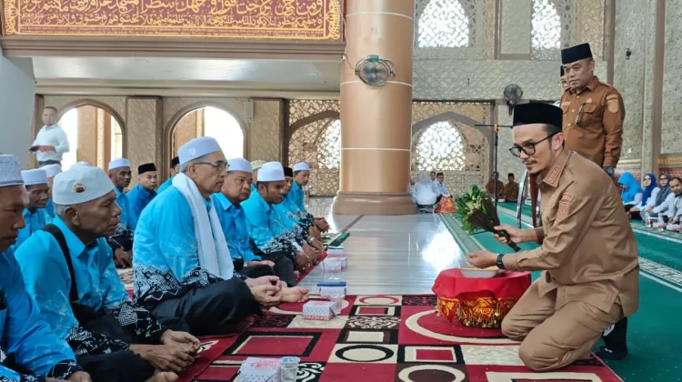 Wali Kota Lepas 59 Jemaah Haji Subulussalam, Bekali Bungong Jaroe Rp15 Juta
