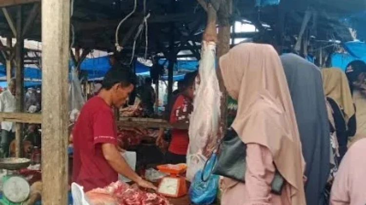 Harga Daging Sapi di Pasar Sianjo-anjo Singkil Rp160 Ribu Perkilogram