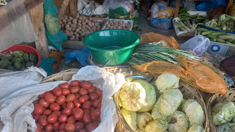 Harga Sayur dan Tomat Melonjak Drastis di Subulussalam, Pembeli Merosot Tajam