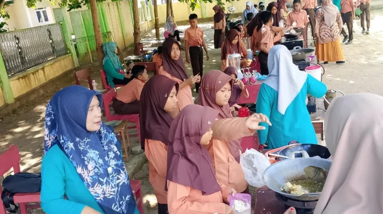 SDN Sukarejo Aceh Singkil Gelar Lomba Memasak Ujian Praktek Kelas 6