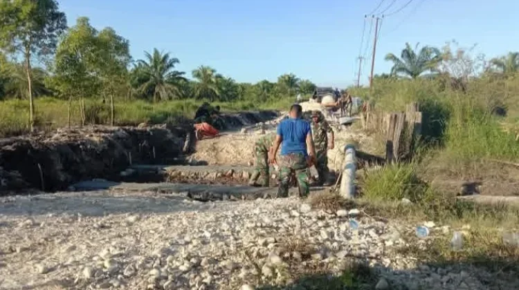 TNI Kebut Pengerjaan Jembatan Aramco Jalur Sebatang- Ujung Bawang Singkil