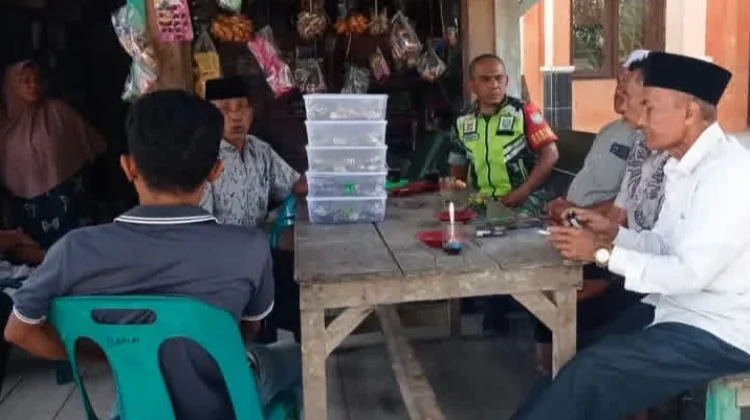 Babinsa Ingatkan Aparatur Desa untuk Transparansi Data Korban Bencana