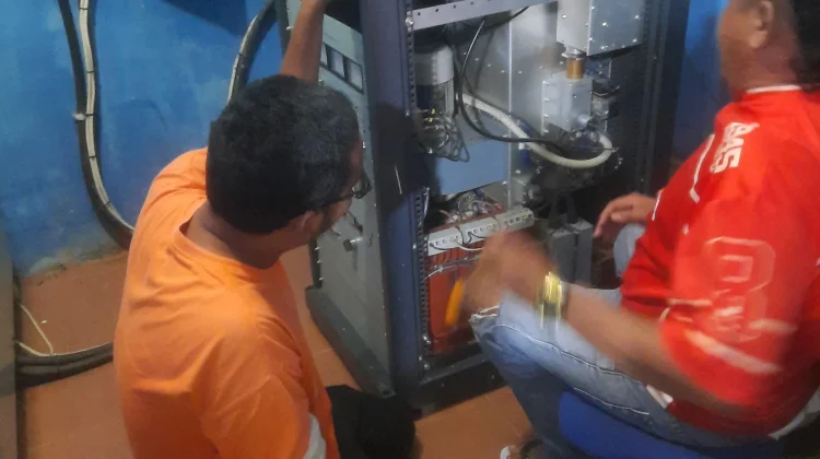 Begini Cara Kerja Pemancar Radio Mengirim Siaran ke Udara