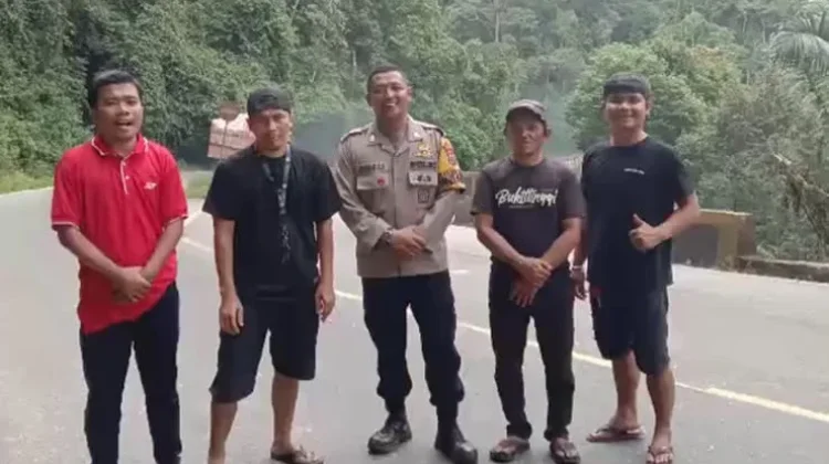 Bhabinkamtibmas Edukasi Konten Kreator di Tanjakan Kedabuhen Subulussalam