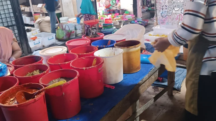 Demi Praktis, Lapak Bumbu Dapur Jadi di Aceh Singkil Diserbu Warga