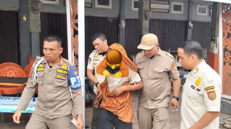 Kerap Bikin Onar, Satpol PP Subulussalam Ringkus Seorang Pria Diduga ODGJ