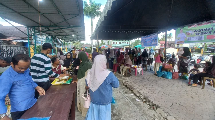 Pangan Murah Serentak di Simpang Kiri Subulussalam Diserbu Ratusan Warga