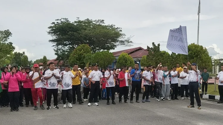 Meriahkan Hari Bhayangkara ke-80, Polres Aceh Singkil Olahraga Bersama Warga