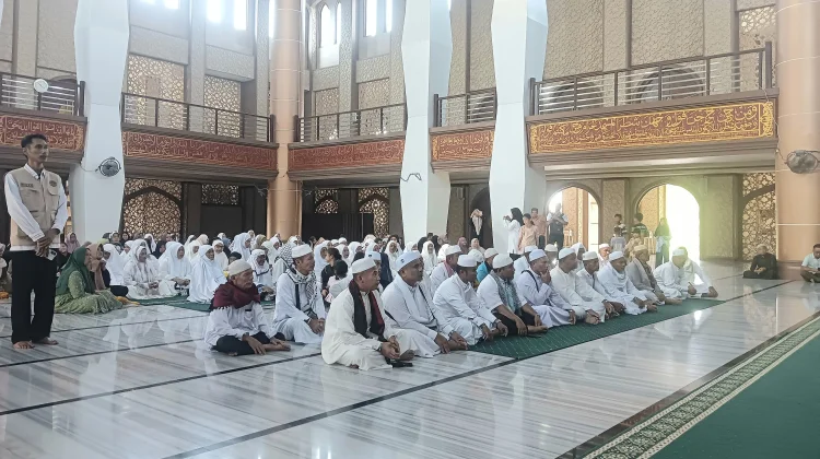 Isak Tangis Keluarga Sambut Kedatangan Puluhan Jemaah Haji Kota Subulussalam
