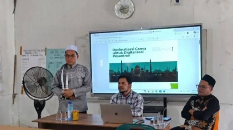 Tenaga Pengajar Pompes Darul Muta'allimin Dilatih Artificial Intelligence