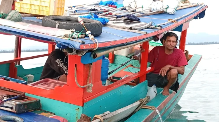 Karam saat Melaut, Nelayan Singkil Diselamatkan Nelayan Sumut