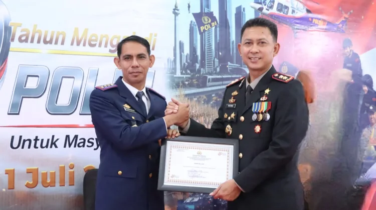 HUT Bhayangkara Ke-80, Dishub dan DTPHP Singkil Dapat Penghargaan dari Polri