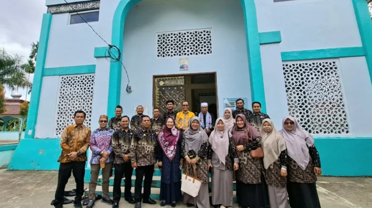 Asesor LAMDIK Ziarah ke Makam Syekh Hamzah Fansuri usai Asesmen STIT HAFAS