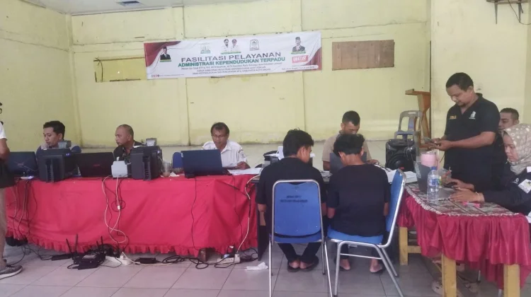 Ratusan Warga Aceh Singkil Manfaatkan Layanan Penerbitan Adminduk
