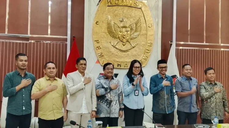Bupati Singkil Kawal Aspirasi Warga ke KPU, Perjuangkan Dapil Baru