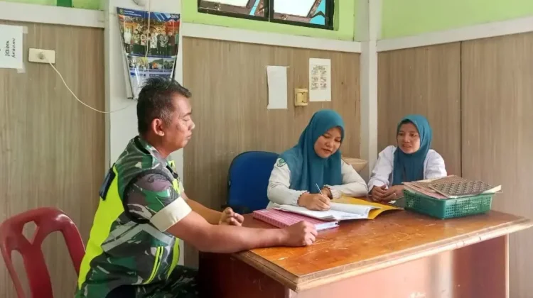 Sinergi TNI-Nakes di Subulussalam Antisipasi Masalah Kesehatan Pada Warga
