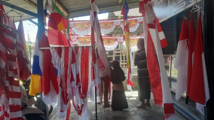 Menjelang HUT RI, Pedagang Bendera Mulai Menjamur di Aceh Singkil