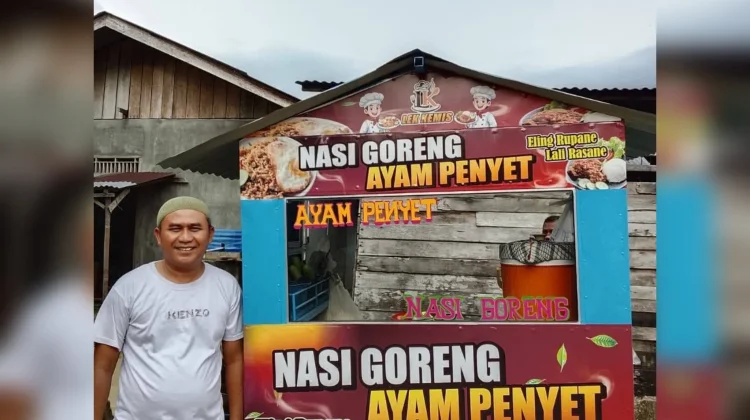 Sepi Pembeli, Warga Aceh Singkil Terpaksa Jualan Keliling