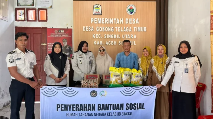 Wujud Kepedulian Sosial, Rutan Singkil Berbagi Sembako kepada Warga di Desa Binaan