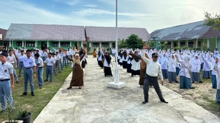 MAN Aceh Singkil dan UPTD Puskesmas Singkil, Gelar Cek Kesehatan Gratis