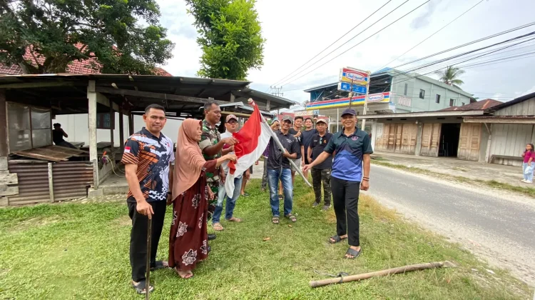 Sambut HUT RI ke-81, Desa Blok VI Pasang 800 Bendera Secara Serentak