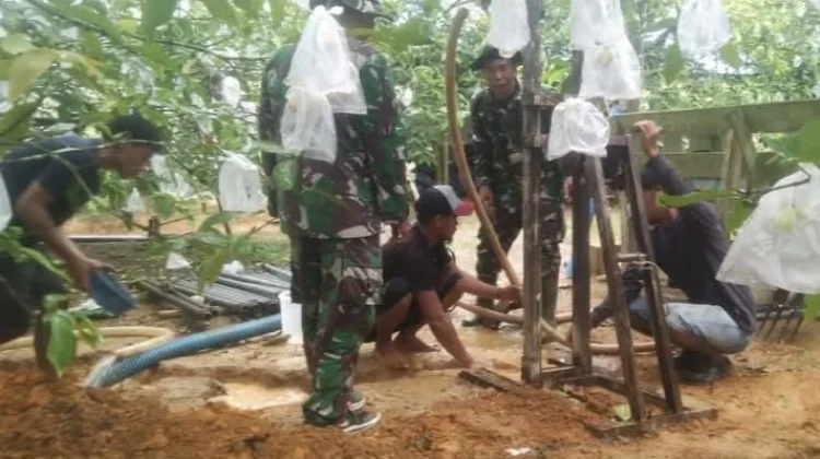 TNI Bangun Sumur Bor, Upaya Atasi Keterbatasan Air Bersih untuk Warga Singkohor